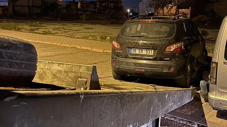 Kayseri'de alkollü sürücü kaçtı, yakalanınca 'dava açarım' diyerek tehdit etti