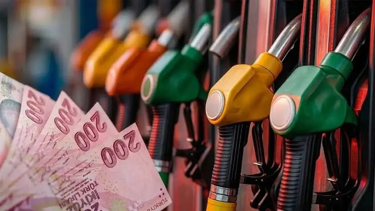 Araç sahiplerine müjde: Benzine bir indirim daha geliyor!