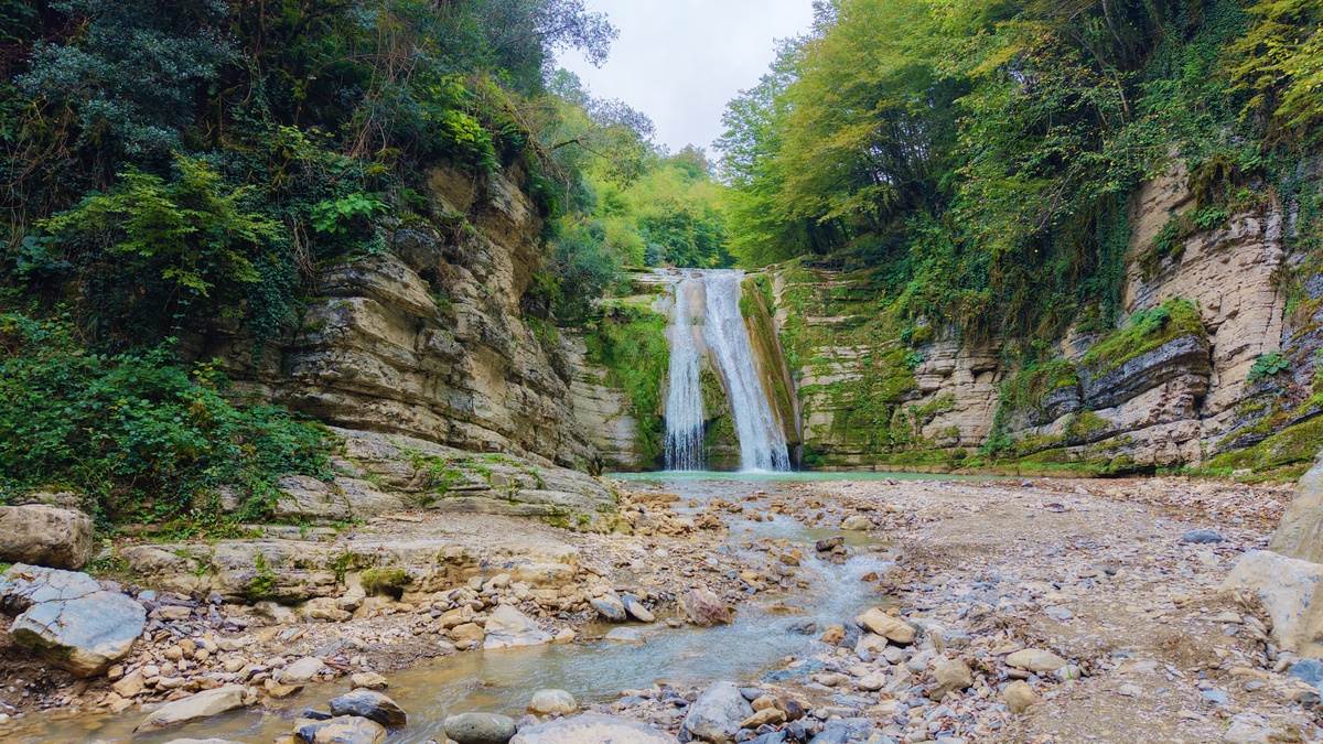 Samsun Canik'te 16 yıl önce keşfedilen Gölalan Şelaleleri fotoğrafçıları ağırlıyor