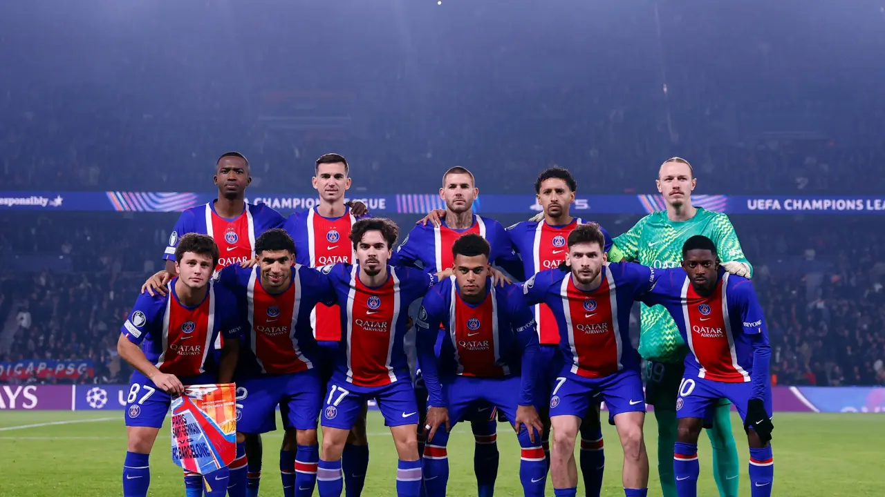 PSG, 4 gollük Barcelona galibiyetine sevinemedi! Yıldız isimden kötü haber