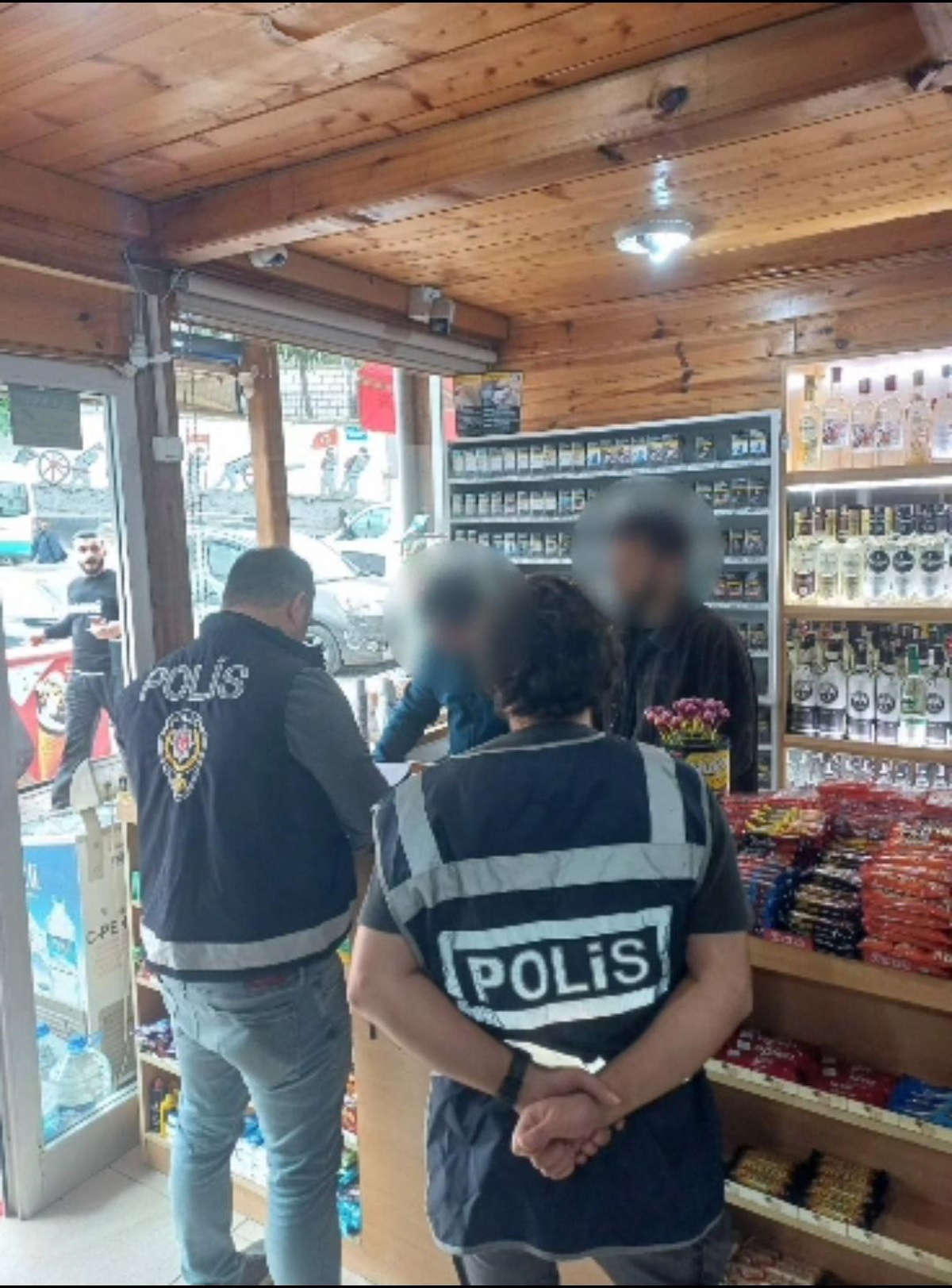Artvin'de 15 işletmeye 18 yaşından küçüklere tütün satış yasağı tebliğ edildi