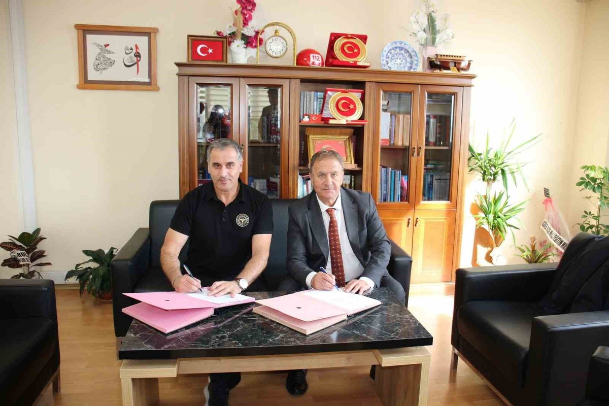 Ardahan'da Milli Eğitim ve Sağlık Müdürlükleri okul güvenliği için protokol imzaladı