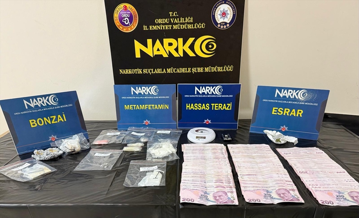 Ordu'nun Altınordu ilçesinde uyuşturucu operasyonlarında 4 şüpheliden 3'ü tutuklandı