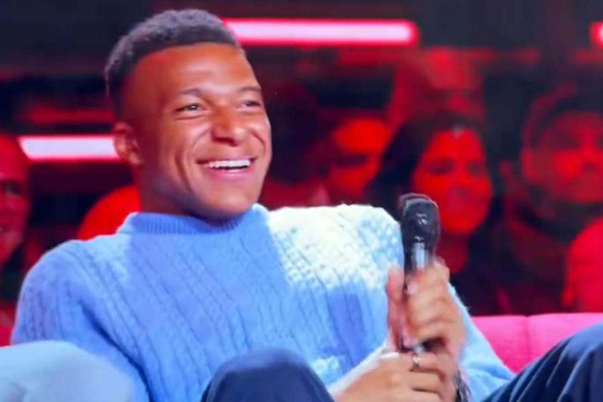"Diktatör" şarkısı çaldı, Mbappe kahkahaya boğuldu