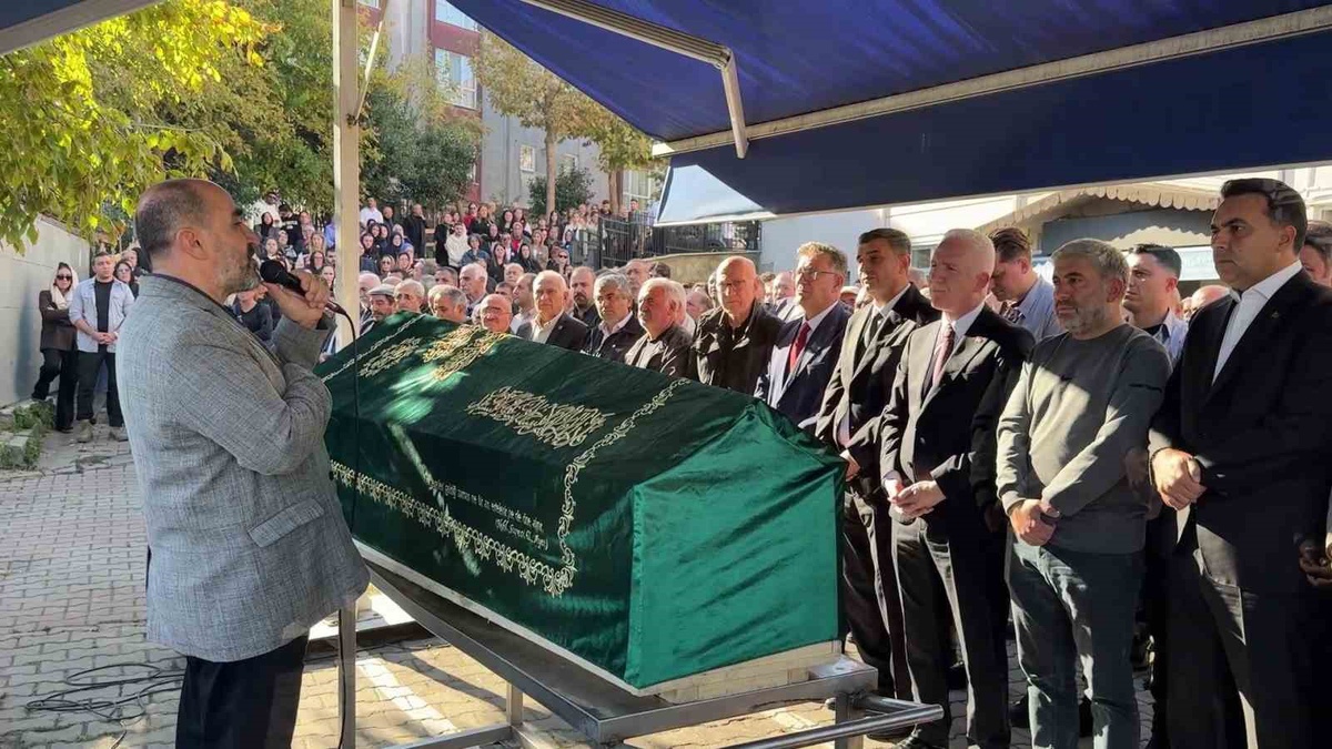Selde kaybolan 63 yaşındaki Ahmet Derin için Kağıthane'de cenaze töreni düzenlendi