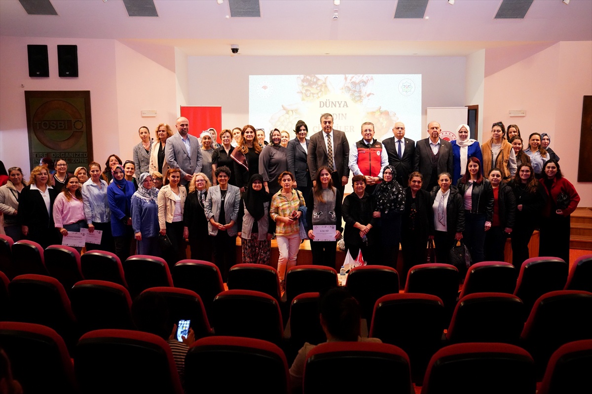Tire'de Dünya Kadın Çiftçiler Günü için kutlama programı düzenlendi