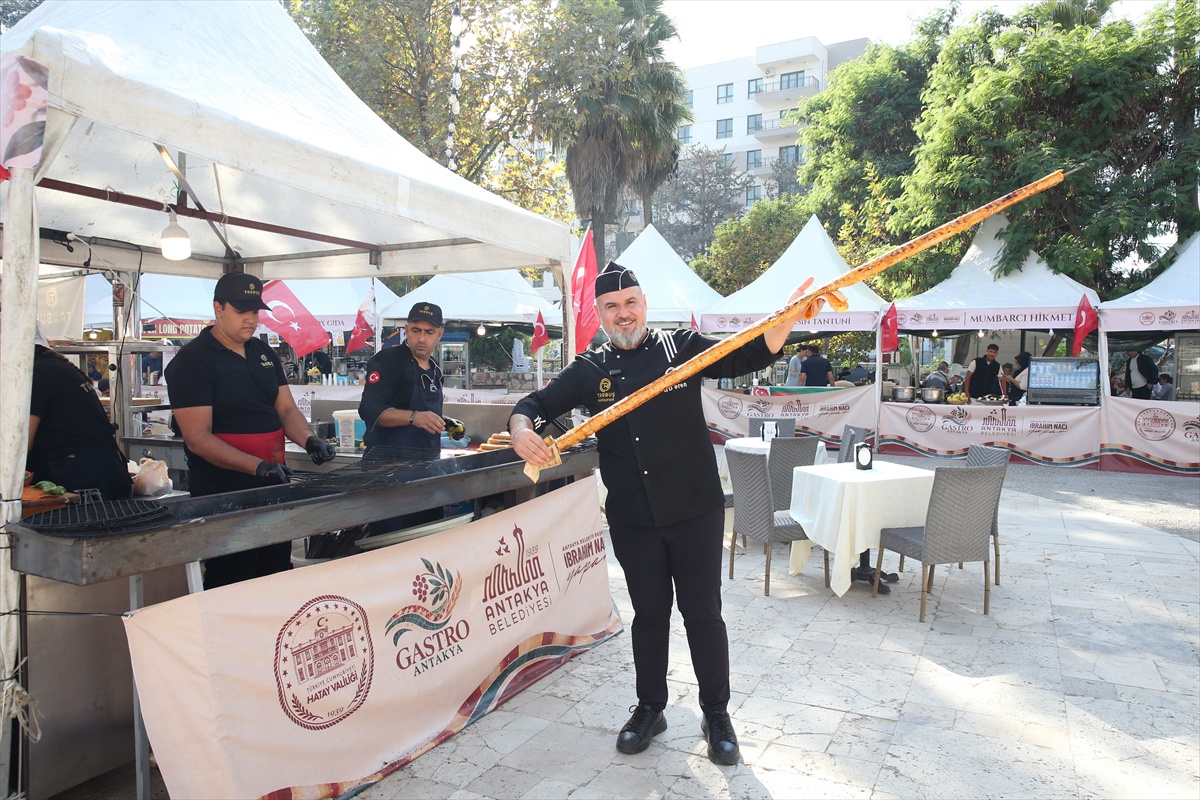 Hatay'da Gastro Antakya Festivali depremzedelere moral için başladı