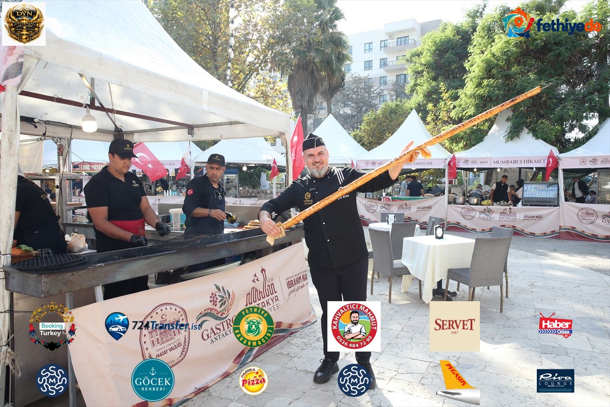 Hatay'da Gastro Antakya Festivali depremzedelere moral için başladı