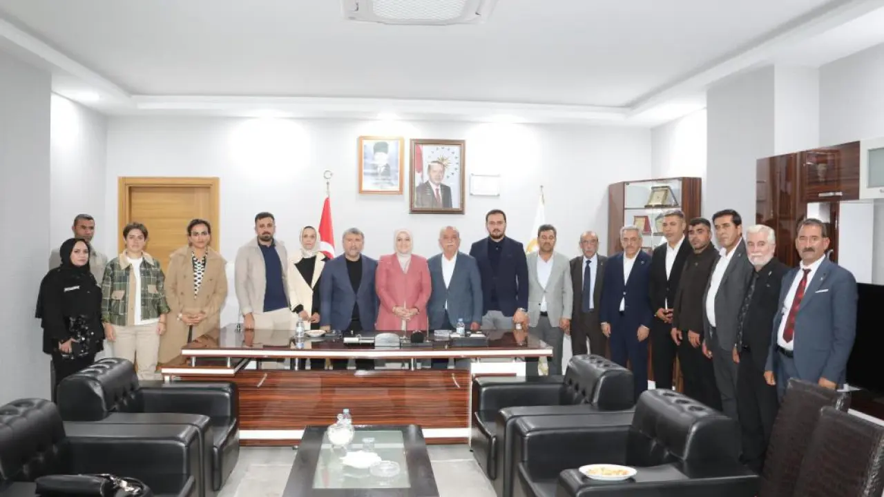 5 meclis üyesi AK Parti’ye katıldı