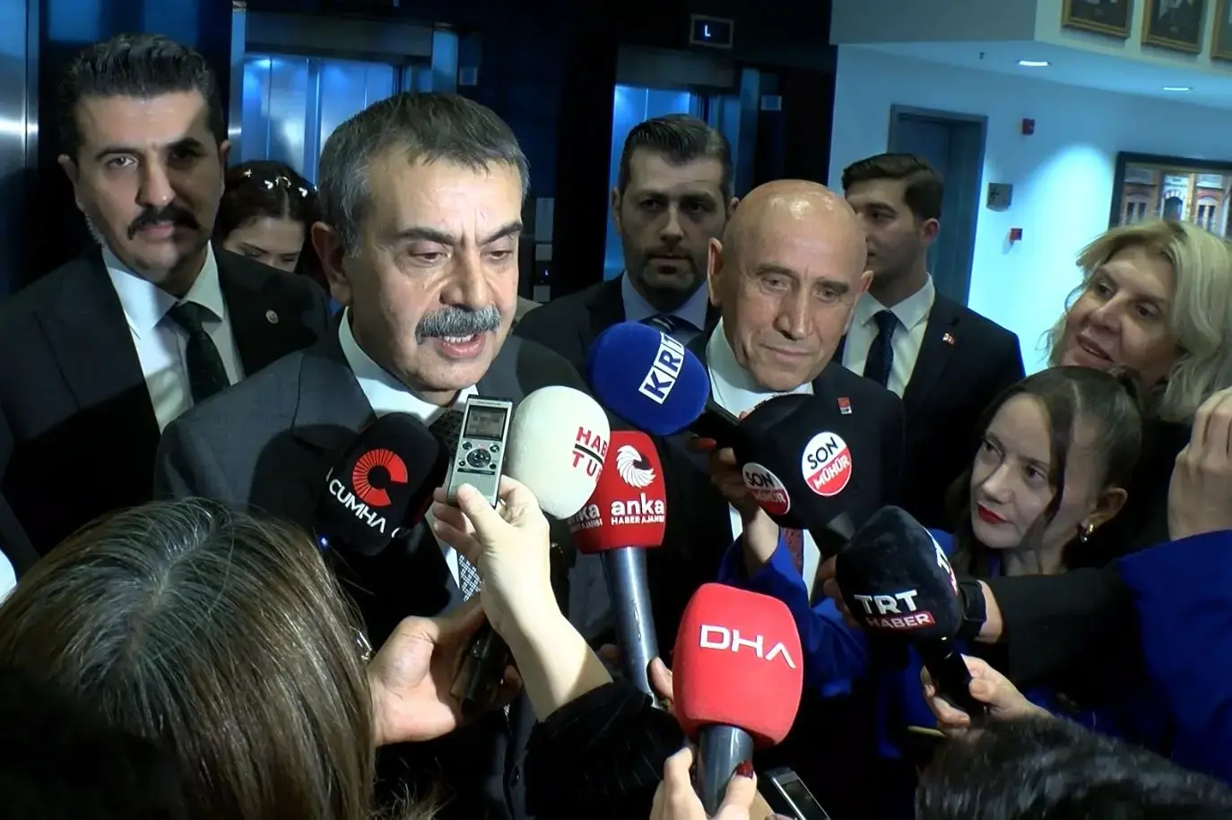 Milli Eğitim Bakanı Yusuf Tekin'den CHP Genel Başkanı Kemal Kılıçdaroğlu'na ziyaret