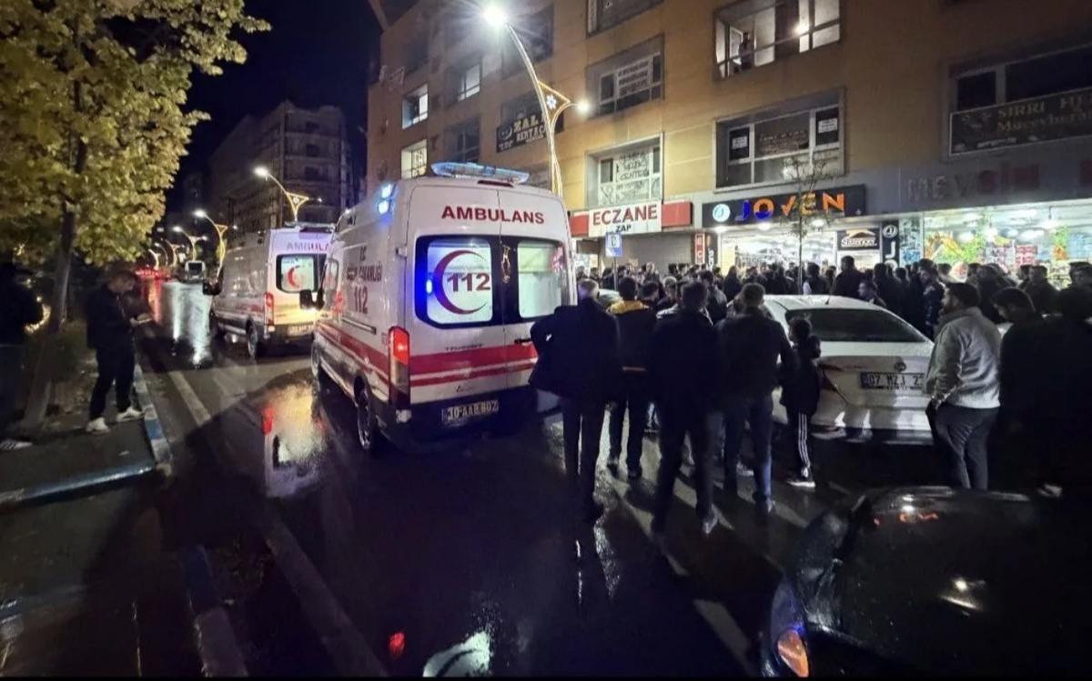 Hakkari Yüksekova'da depo tartışması silahlı kavgaya dönüştü, 3 kişi yaralandı