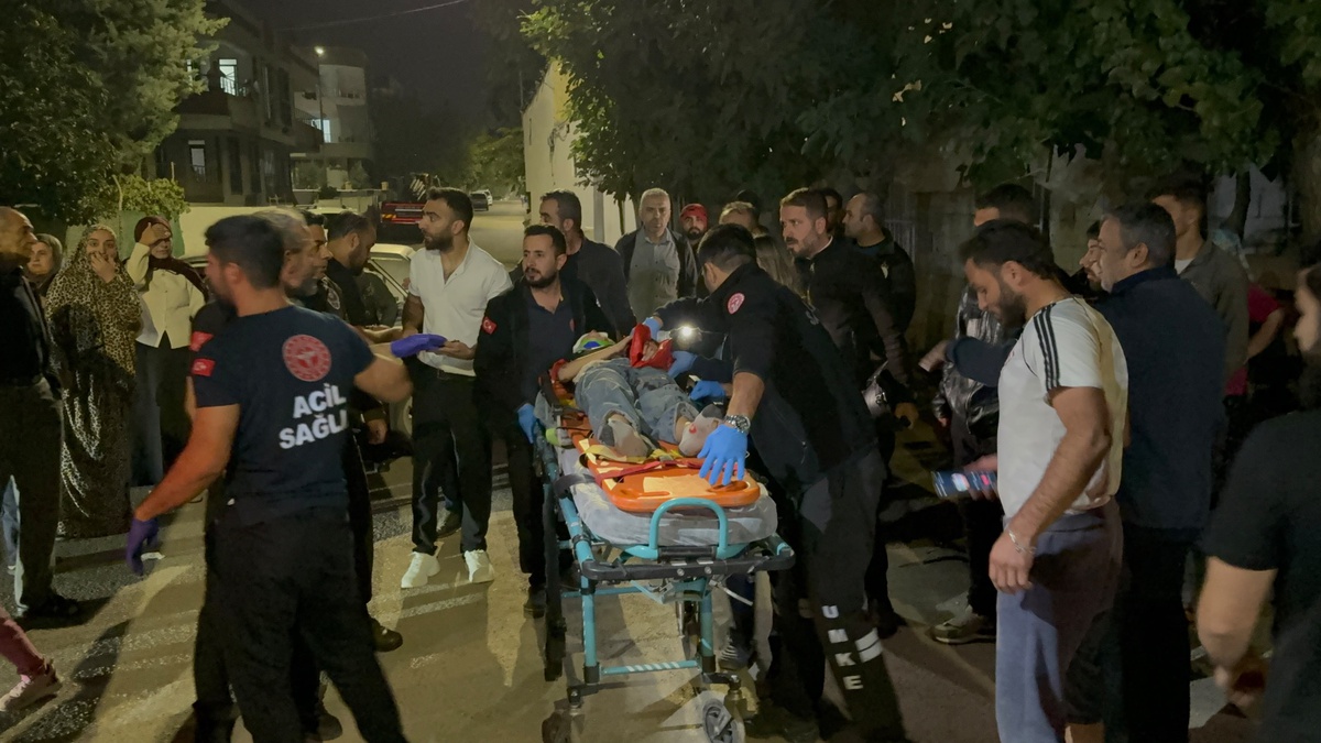 Adıyaman'da savrulan otomobil bisikletli iki çocuğa çarptı, çocuklar yaralandı