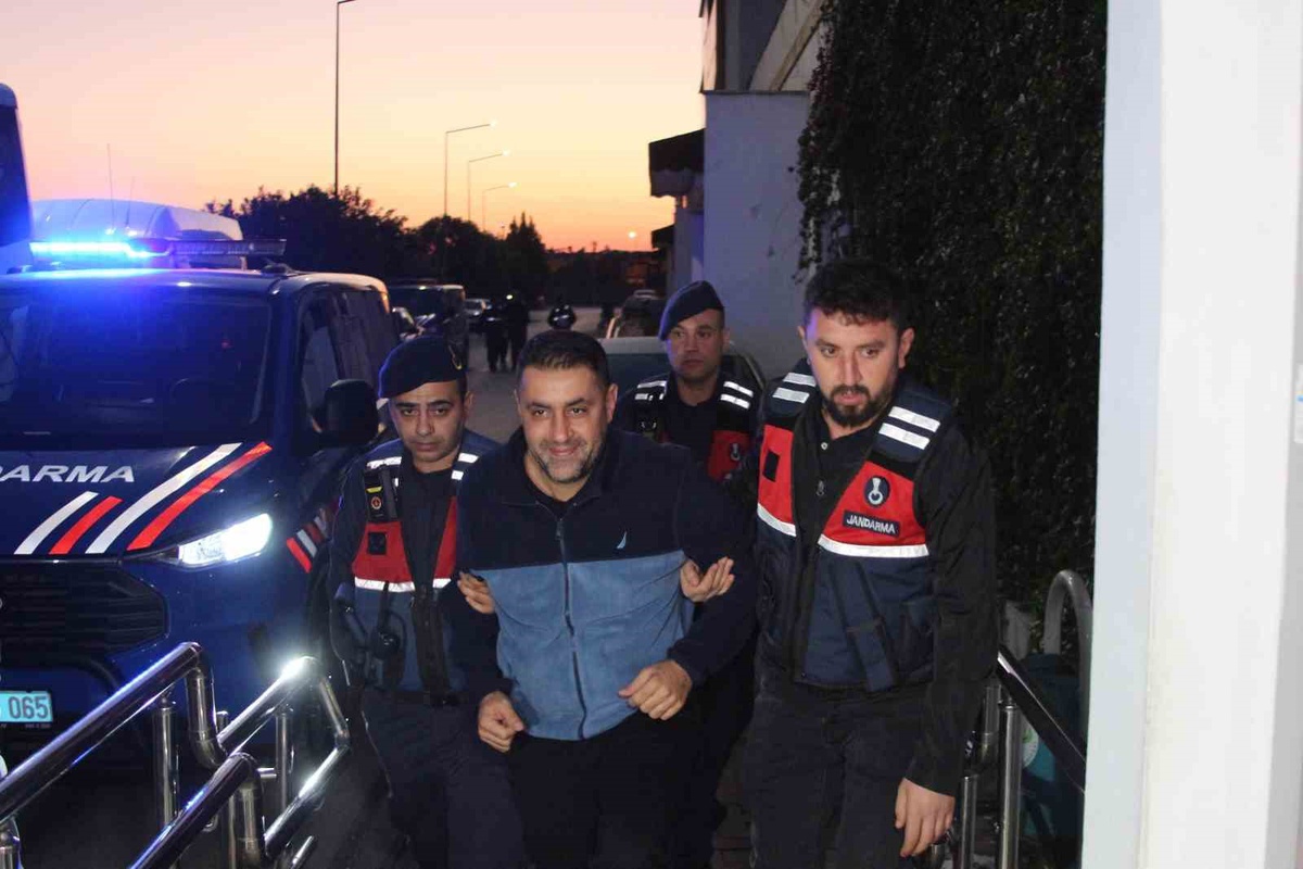 Çukurova Belediyesi soruşturmasında Başkan Emrah Kozay 'örgüt lideri' sayıldı! Teyzesi ve eski başkan da adliyede