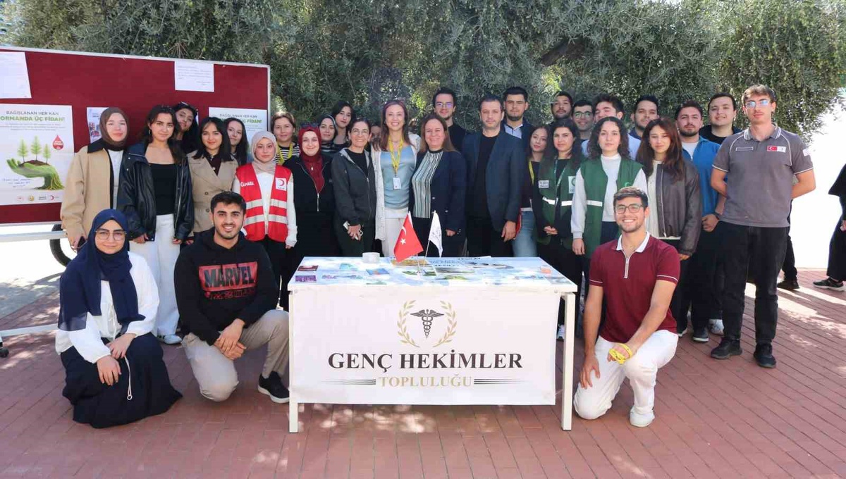 ADÜ Tıp Fakültesinde öğrencilere kan ve kök hücre bağışı anlatıldı