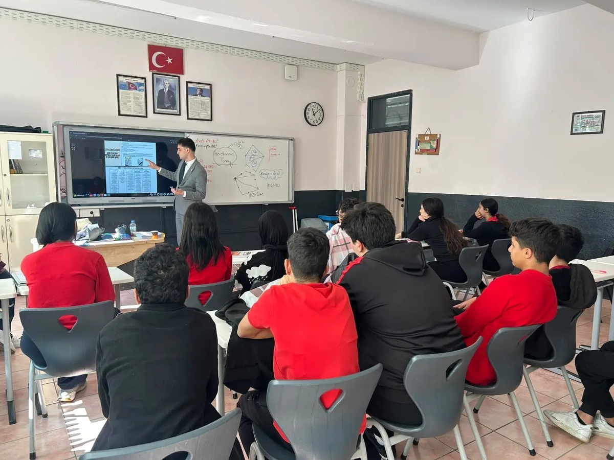 Konya Yalıhüyük'te psikolojik danışmanlar öğrencilere sınav kaygısı eğitimi verdi