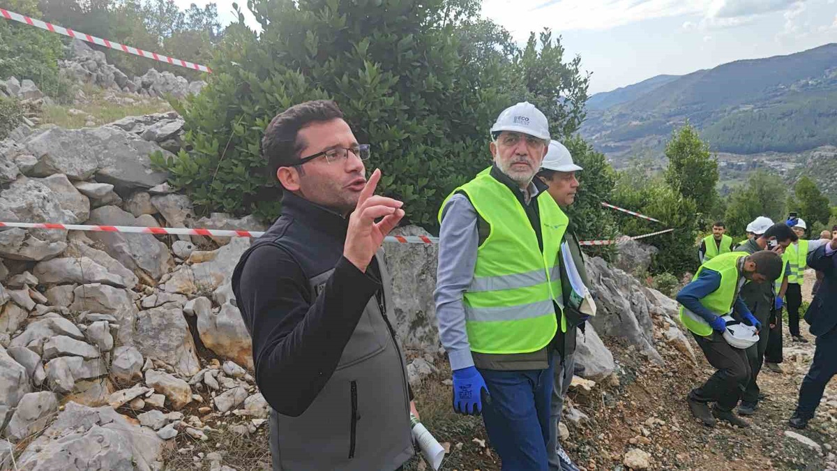 Andırın'da defne çalıştayı yapıldı, 3 TL'ye toplanan defne işlenince 10 bin TL oluyor