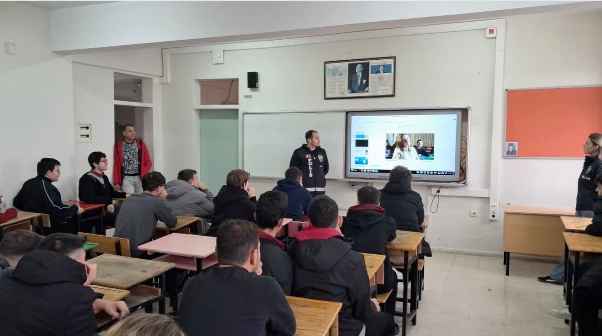 Babaeski’de öğrencilere siber zorbalık ve güvenli internet eğitimi