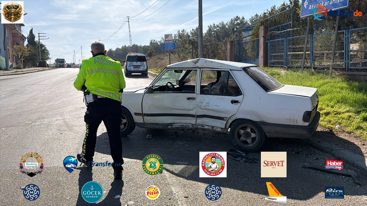 Eskişehir'de kamyonla çarpışan otomobildeki 2 kişi yaralandı