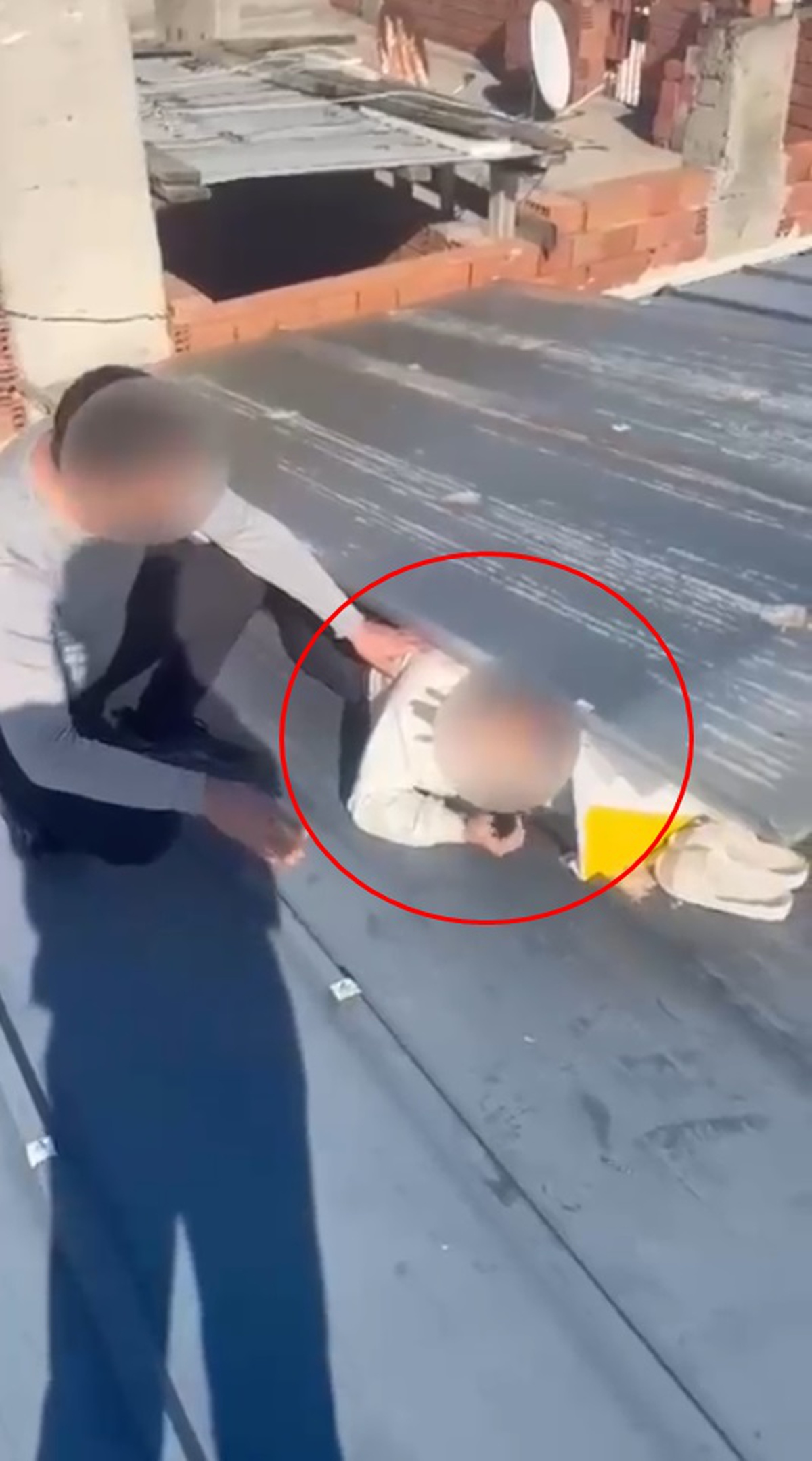Bursa'da 20 suç kaydı olan hükümlü kadın çatı arasında yakalandı