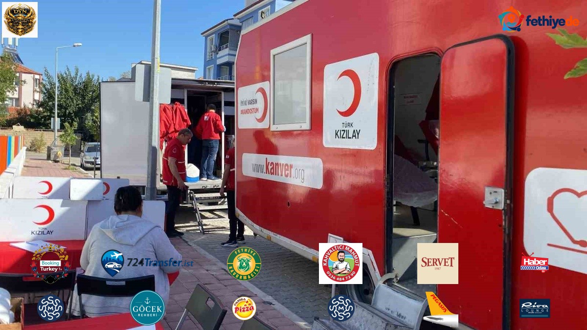 Manisa Sarıgöl'de öğrencilerin ikna ettiği velilerden 26 ünite kan toplandı