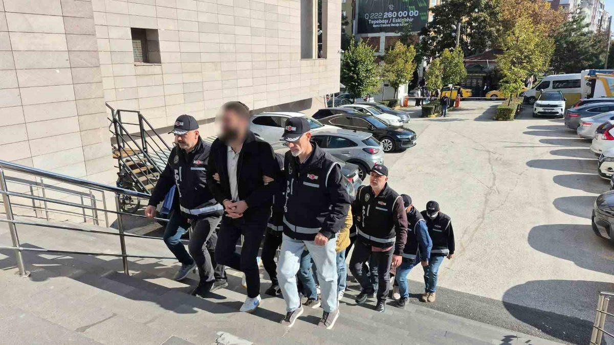 Eskişehir merkezli tefecilik operasyonunda 60 milyon TL alacaklı 2 şüpheli tutuklandı