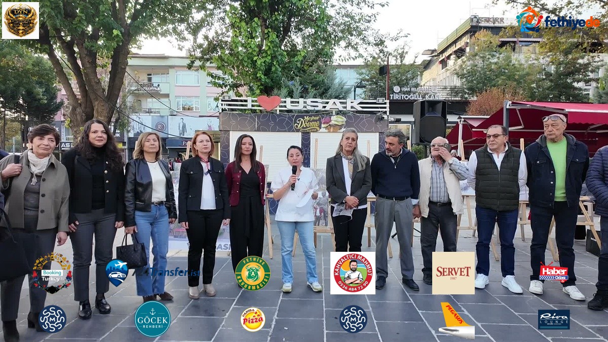Uşak'ta dört emekli kadın eski valilik binası için imza kampanyası başlattı