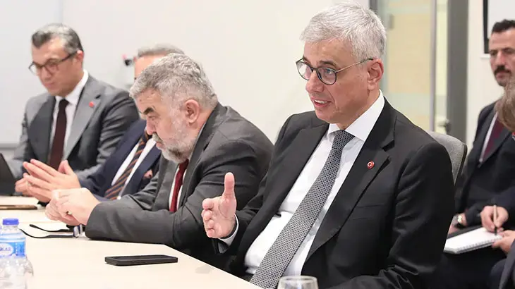 Sağlık Bakanı Memişoğlu, Singapur'da ziyaretlerde bulundu