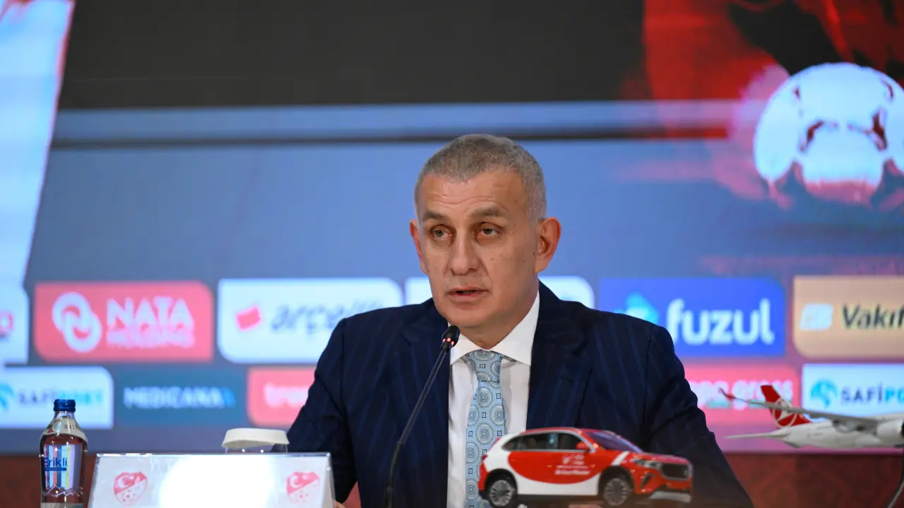 Hacıosmanoğlu, Sergen Yalçın tercihinin sebebini açıkladı! 'Ayağıyla basket atan adam'