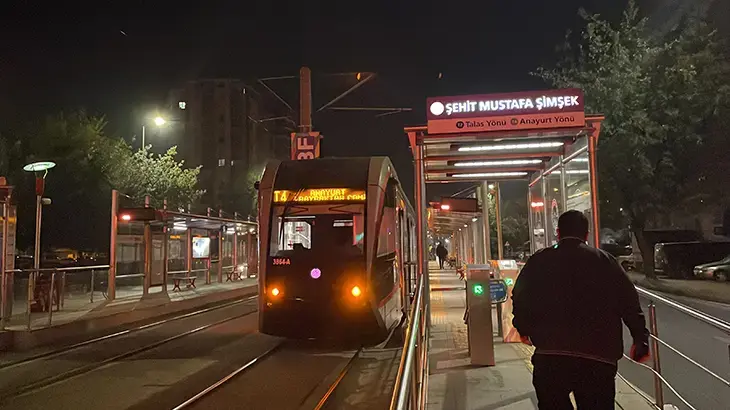 Kayseri Melikgazi'de tramvay kazası: Durağa geçmeye çalışan yayaya çarptı