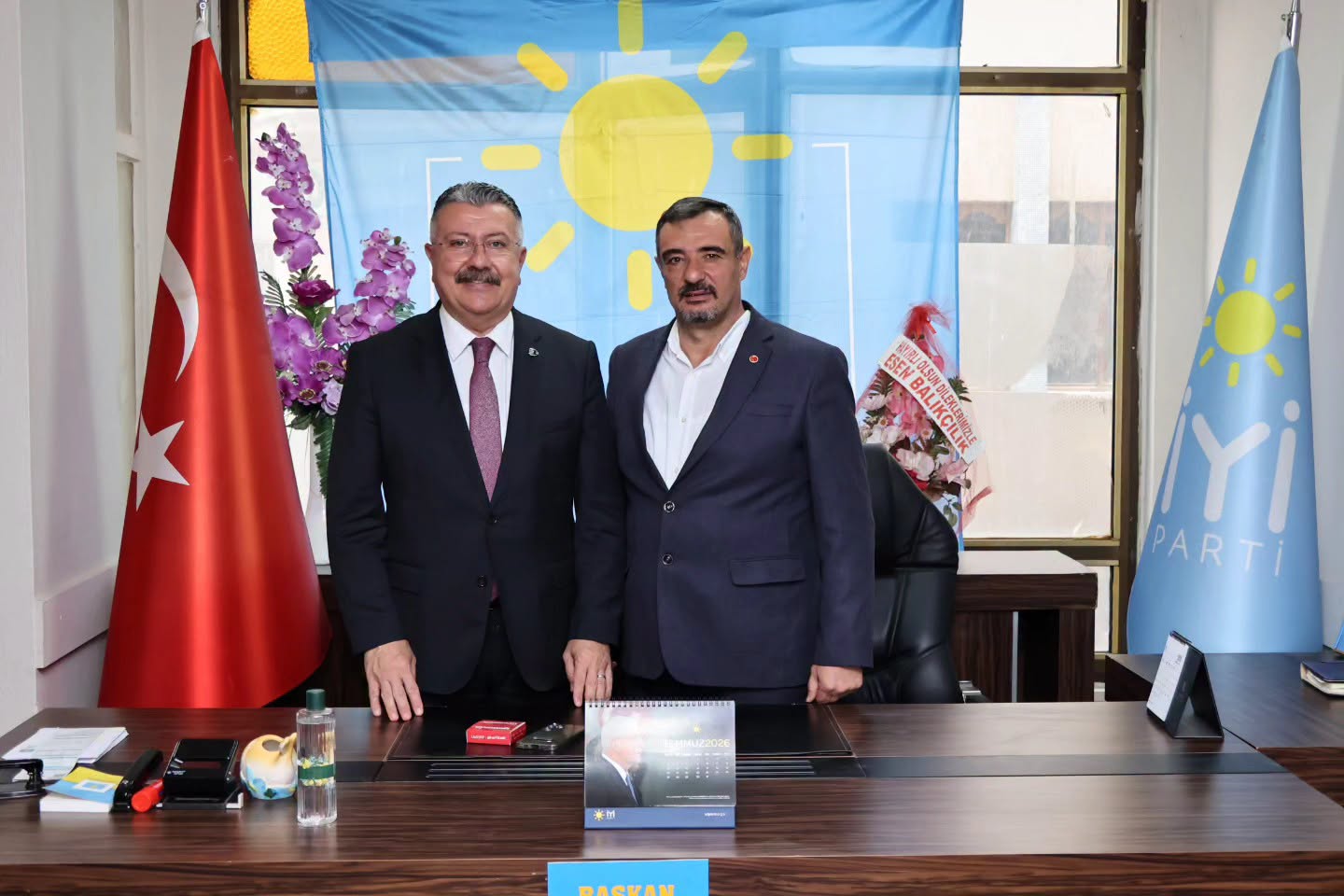 [BELEDIYE · Amasya · Merzifon] Belediye Başkanımız, İyi Parti'ye Ziyarette Bulundu - T.C. Merzifon Belediyesi