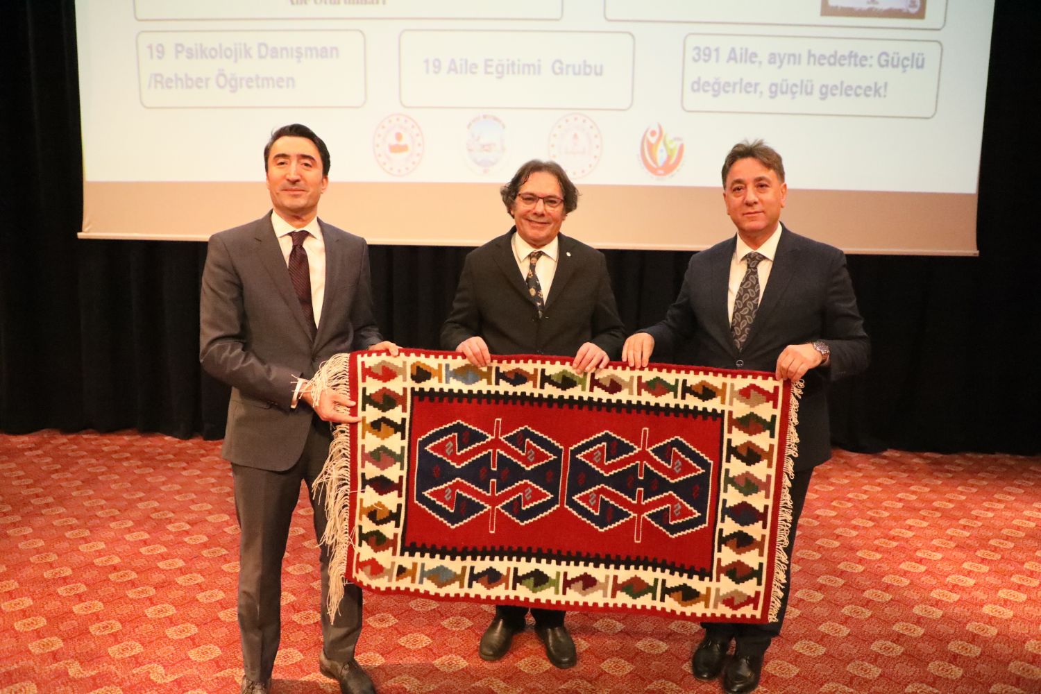 [BELEDIYE · Kayseri · Develi] Değer Odaklı Güçlü Aile Projesinde Sertifika Töreni - Develi Belediyesi