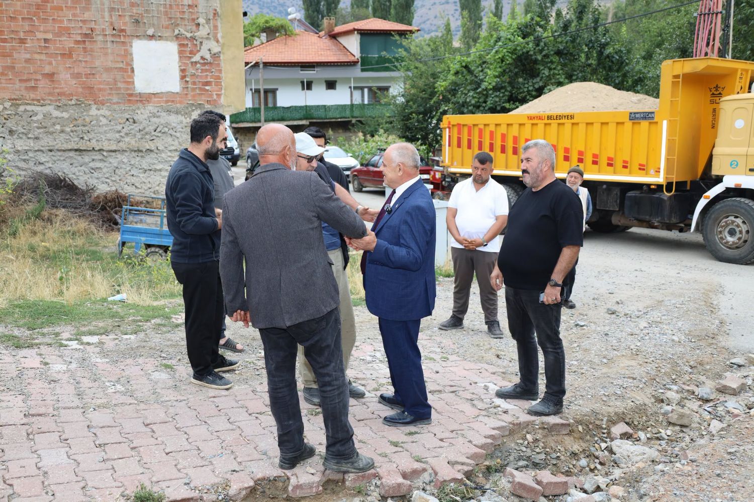 [BELEDIYE · Kayseri · Yahyalı] BAŞKAN ÖZTÜRK, DEREBAĞ MAHALLESİ’NDE İNCELEMELERDE BULUNDU