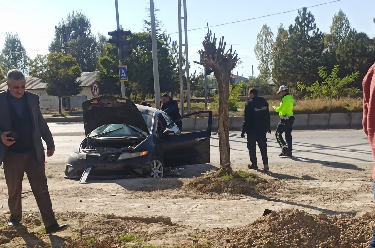 Van Edremit'te 1 ölü ve 4 yaralı kazanın güvenlik kamerası görüntüleri ortaya çıktı