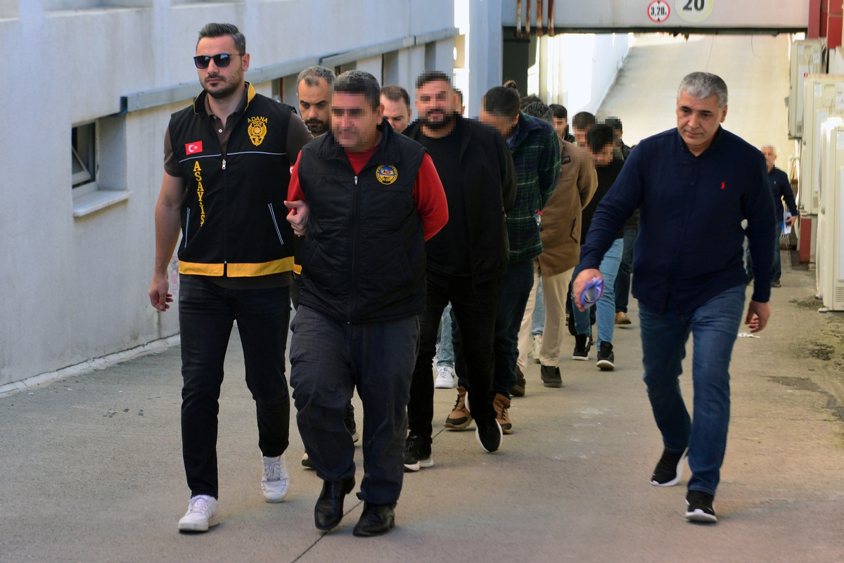 Adana merkezli 7 ilde kurgu kaza operasyonunda 80 şüpheli adliyeye sevk edildi