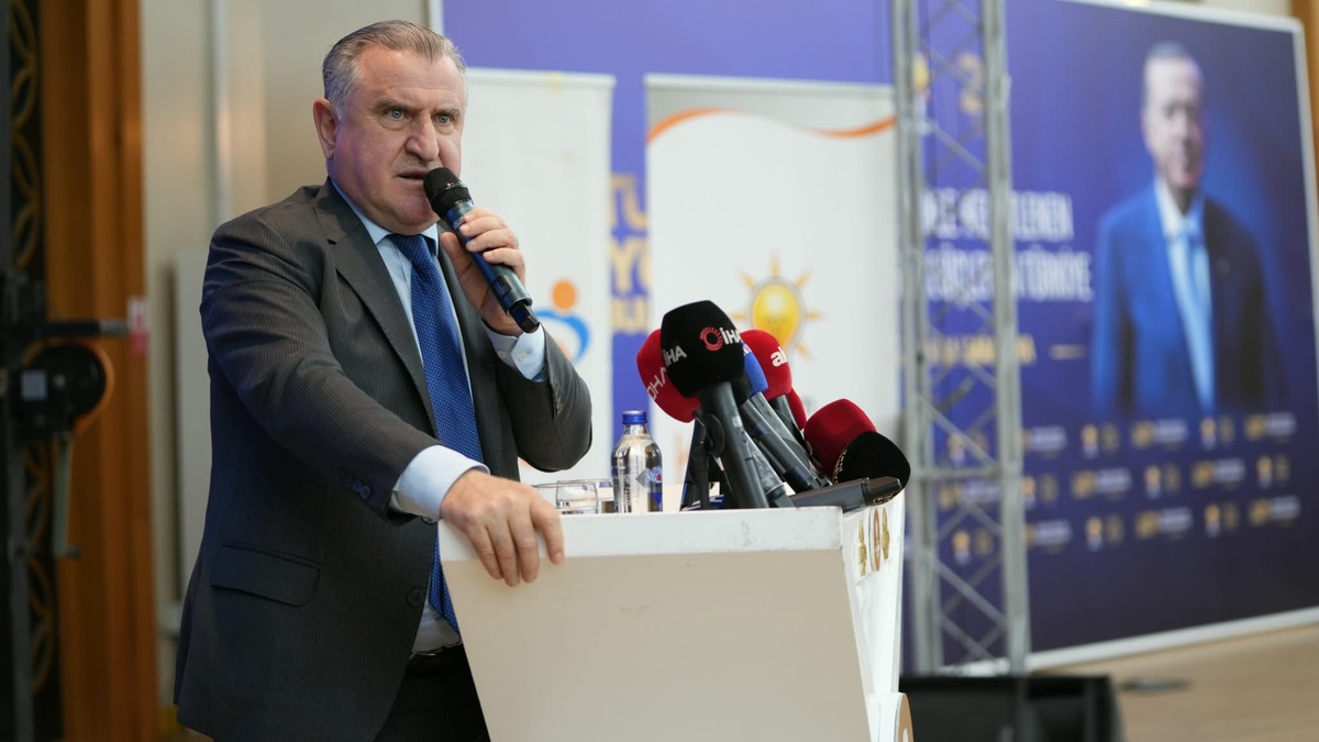 Spor Bakanı Bak, Cudi'de roket seslerinin yerini raket seslerinin aldığını söyledi