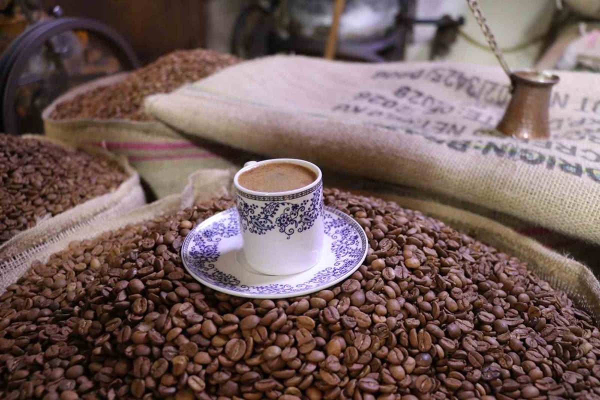Tuzlu kahve geleneği damadın sevgisini ve sadakatini sınama aracına dönüştü