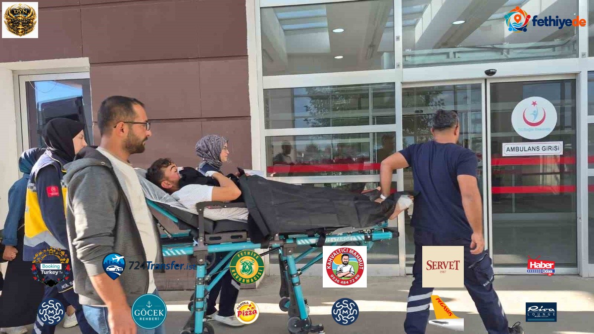 Adıyaman Besni'de motosiklet hafif ticari araca çarptı, 1 kişi yaralandı