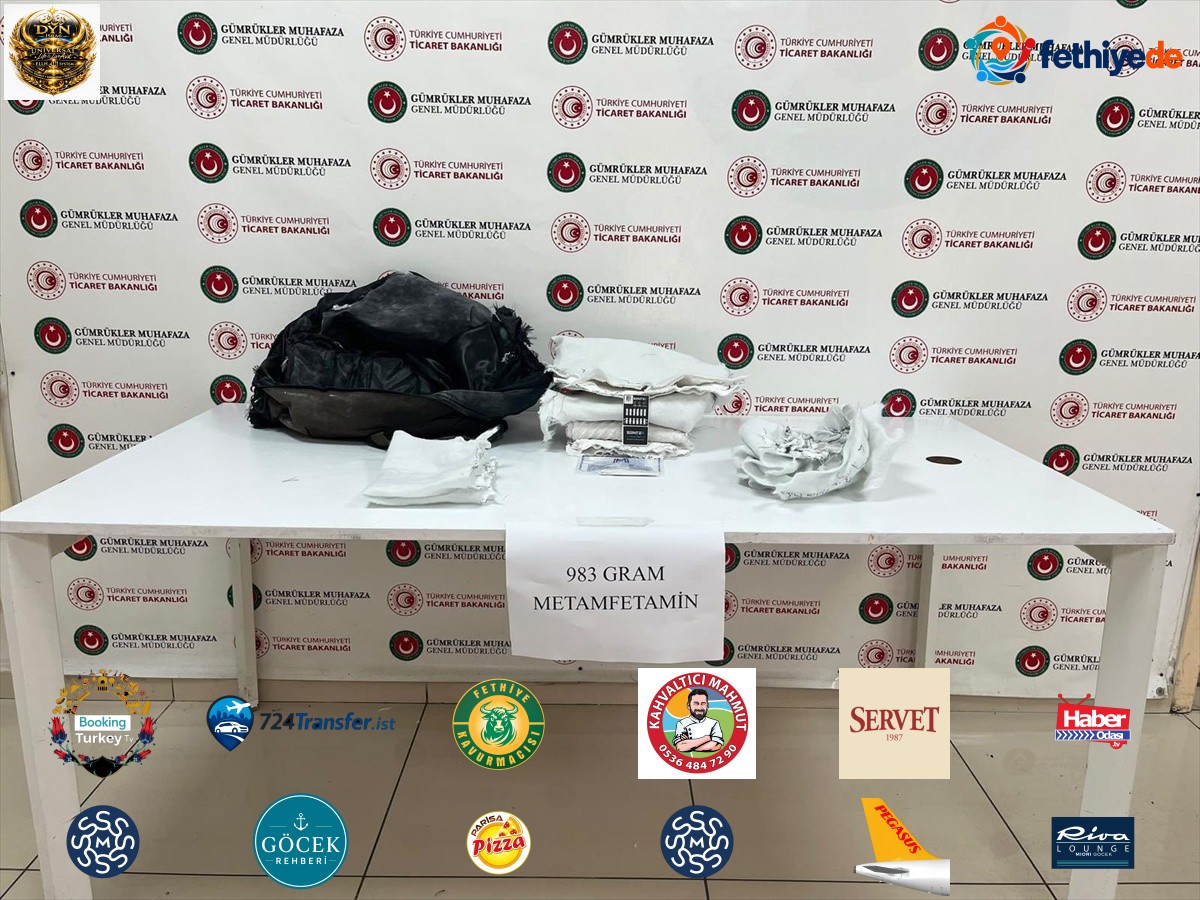 Hakkari Esendere'de valize gizlenen 983 gram uyuşturucu ele geçirildi