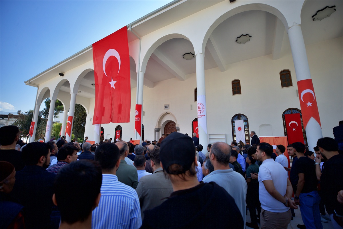 Osmaniye'de depremlerde hasar alan Enver-ül Hamit Camisi törenle ibadete açıldı