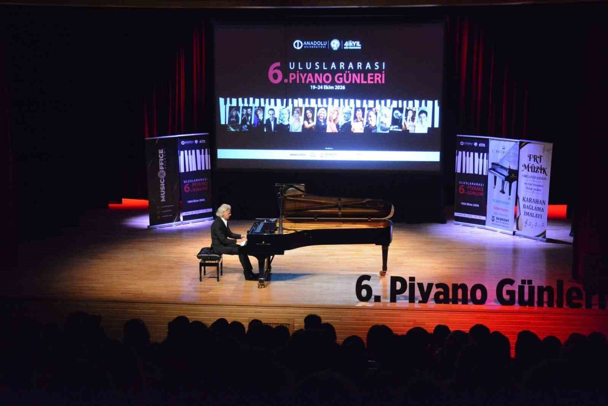 Sebastiano Brusco, 6. Uluslararası Piyano Günleri'nde Liebestraum'la sahne aldı