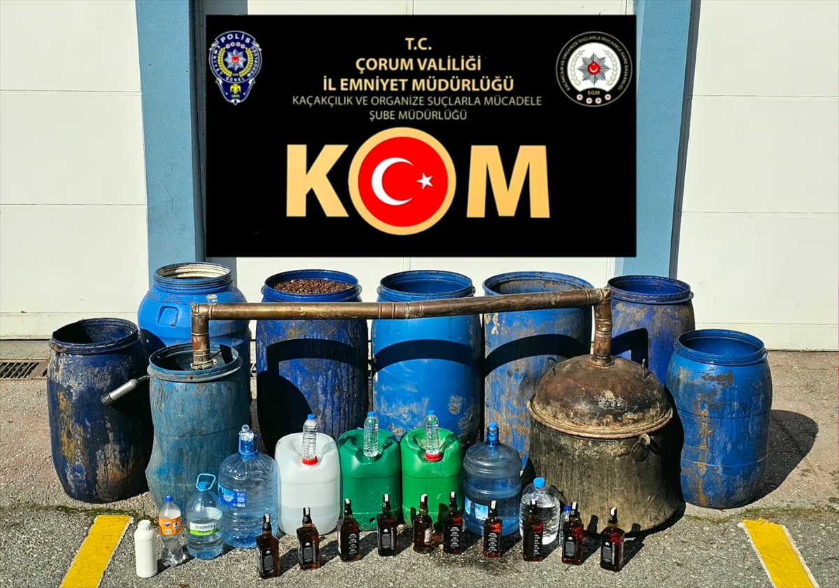Çorum'da kaçak içki operasyonunda 2 şüpheli gözaltına alındı, 1080 litre içki bulundu