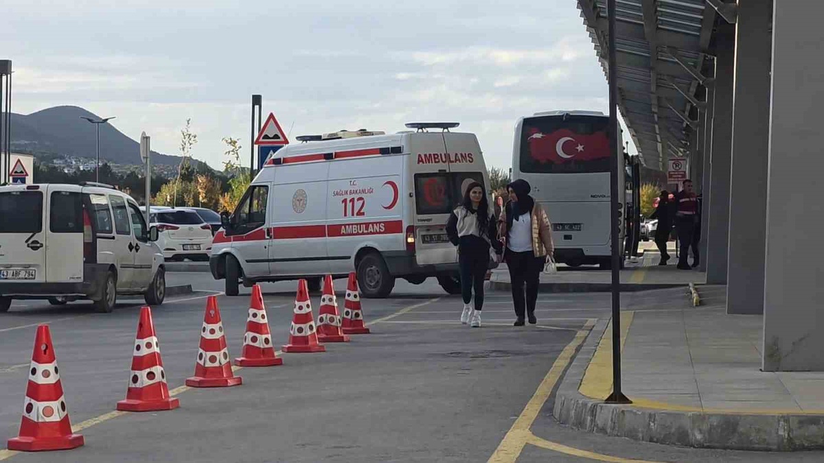 Kütahya'da 19 öğrenci pilav ikramının ardından zehirlenme şüphesiyle hastaneye başvurdu