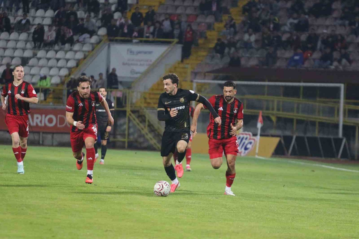 Trendyol 1. Lig'in 12. haftasında Boluspor, sahasında Vanspor FK'ya 3-0 mağlup oldu