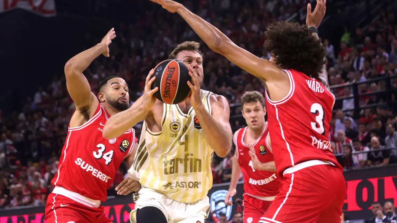 Fenerbahçe, Yunanistan takımını devirdi