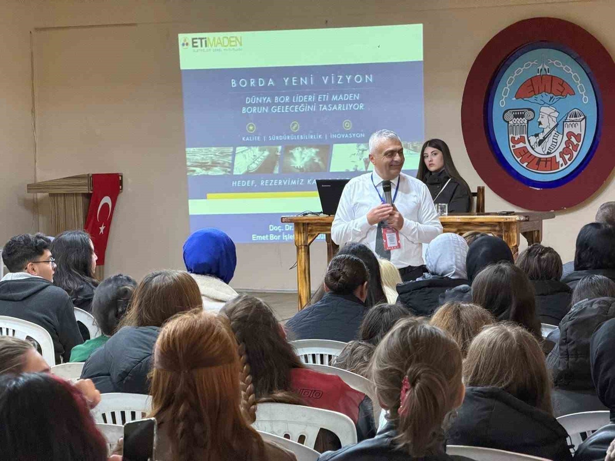 Emet'te öğrenciler borun geleceğini TÜBİTAK projesinde uzmandan dinledi
