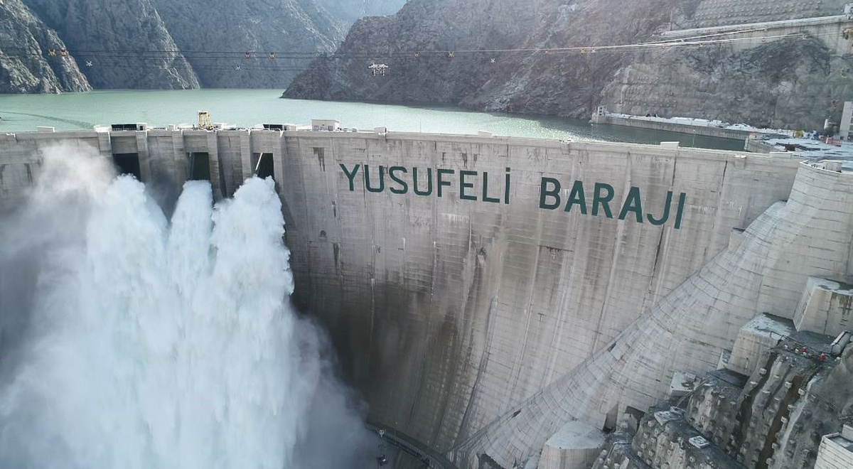Yusufeli Barajı kurak 2025'te rekor üretti, dört barajın üretimini yüzde 10 artırdı