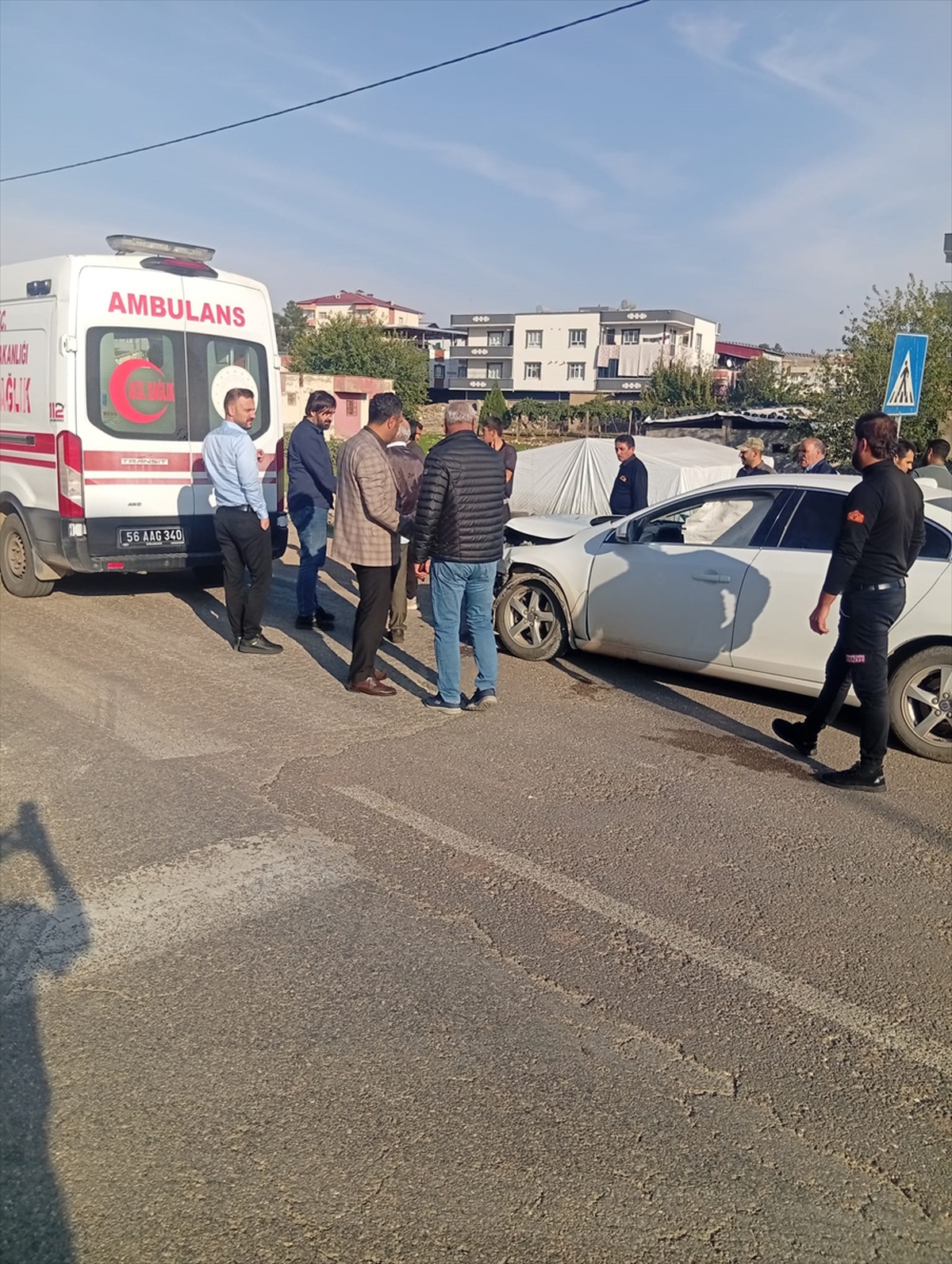 Siirt Kurtalan'da otomobil ile hafif ticari araç çarpıştı, 3 kişi yaralandı