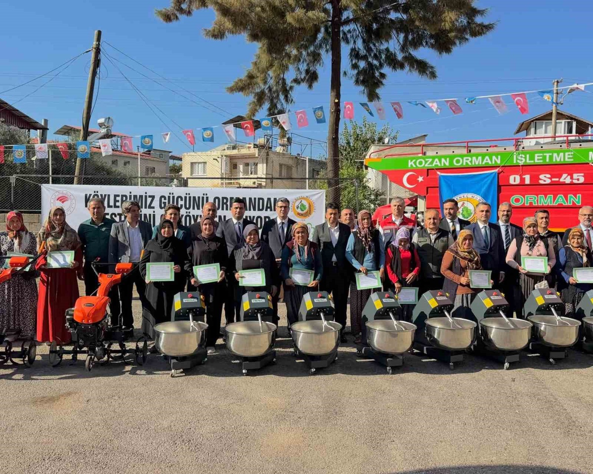 Kozan'da 13 köyden 27 kadına 840 bin liralık makine hibesi yapıldı