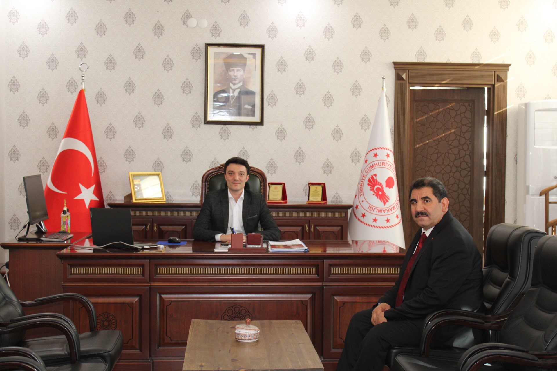 [BELEDIYE · Erzurum · Horasan] Başkanimiz, i̇lçemi̇z kaymakami mesut ozan yilmazi makaminda zi̇yaret etti̇