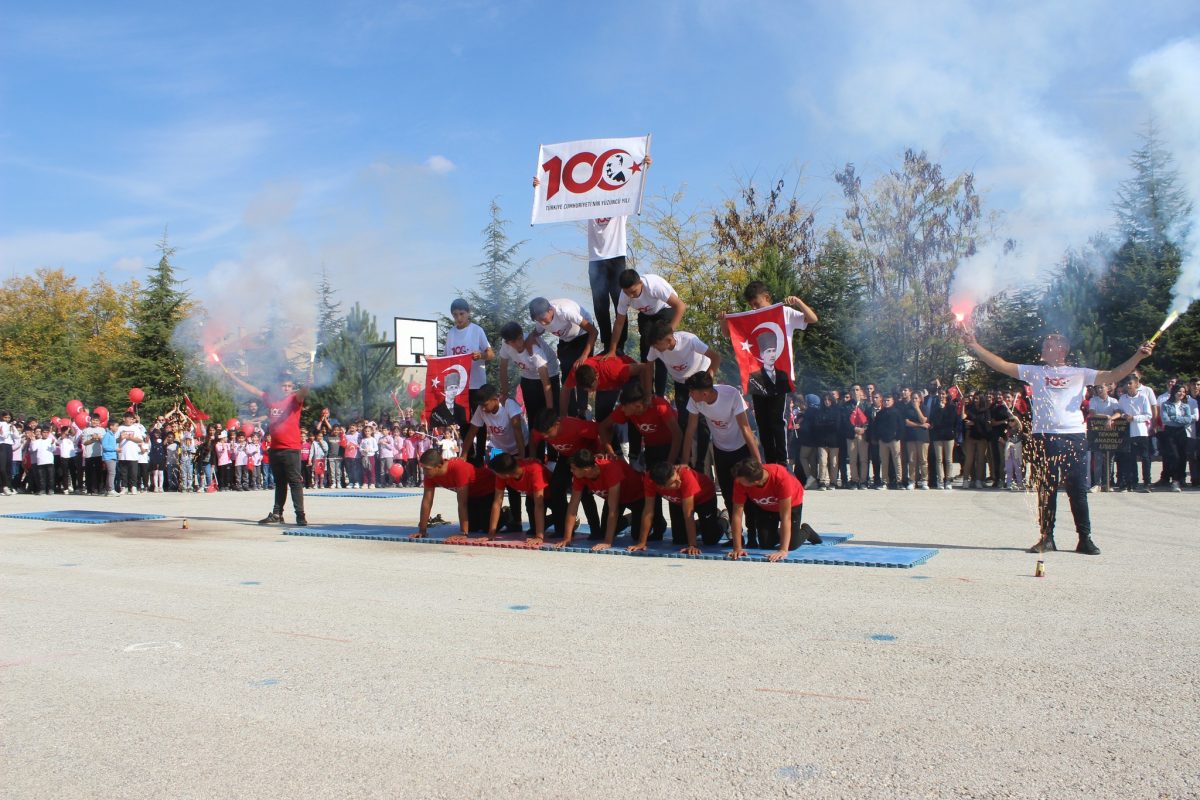 [BELEDIYE · Eskişehir · Mahmudiye] Mahmudiye'de 29 Ekim Kutlamaları Coşku ile Kutlandı